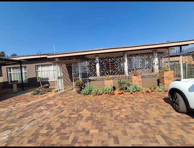 4 BEDROOM FREESTANDING FOR SALE IN ELANDIA